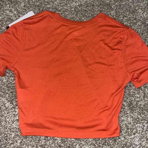 Nike crop top - Picture 2 of 3